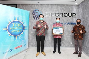 FIFGROUP Raih Top Digital Company Award 2021